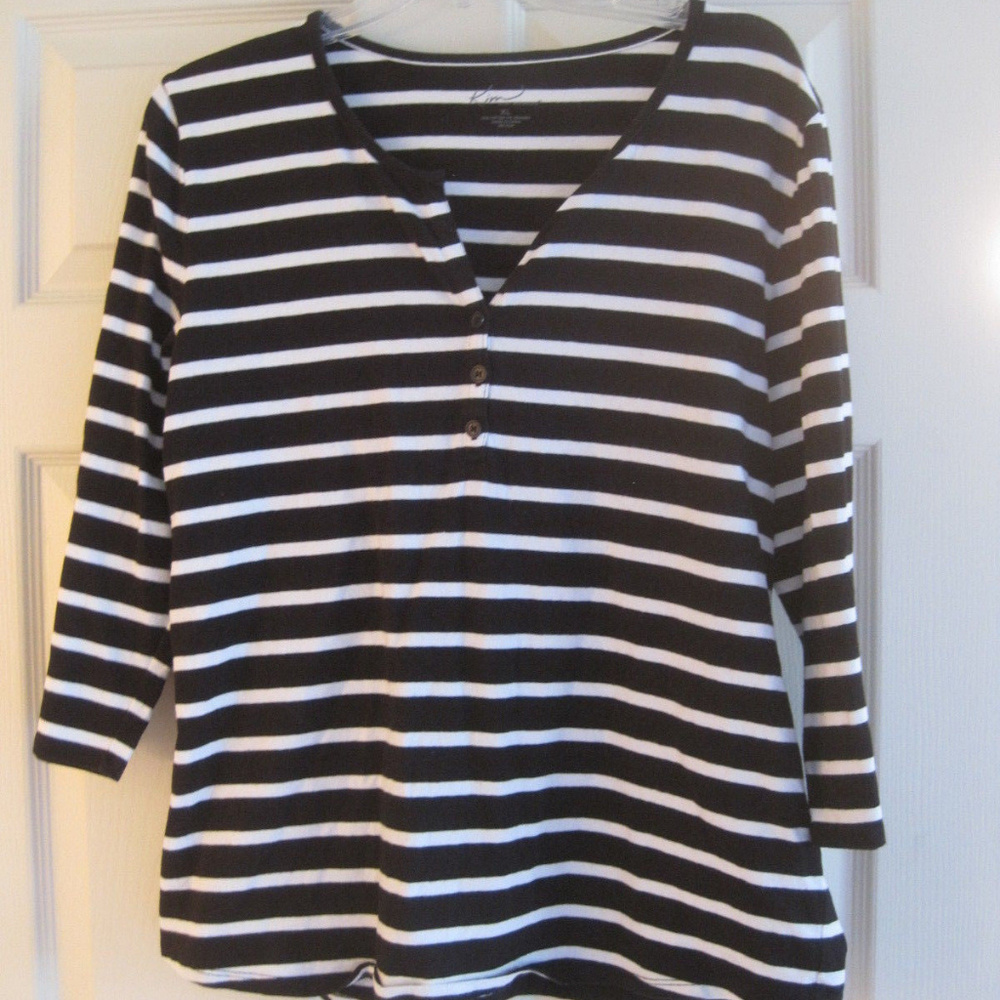 KIM ROGERS BLACK AND WHITE TOP